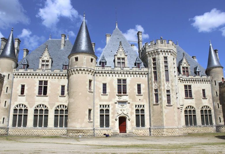 Kasteel en toren Michel de Montaigne