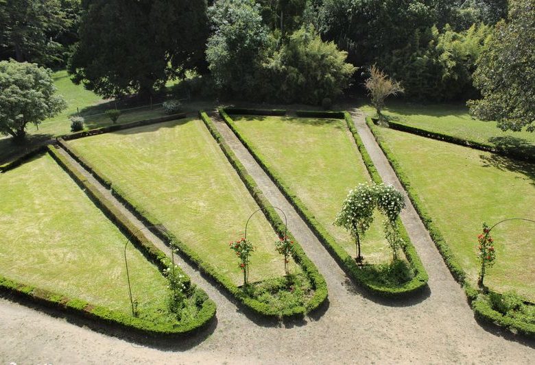 Kasteel en toren Michel de Montaigne