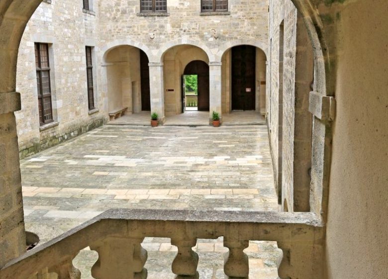 Castle of Duras - Castle of the Dukes