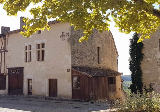 Les Pistes de Robin : à la découverte de Gensac