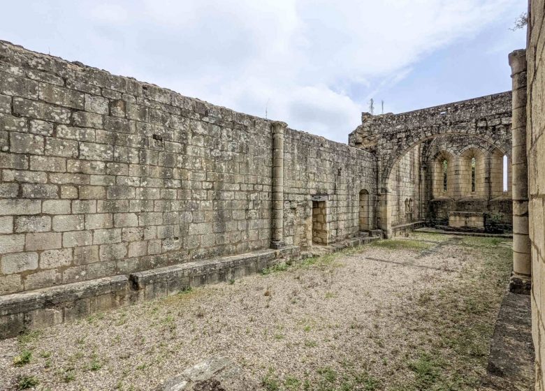 Ruines de la chapelle de Villemartin